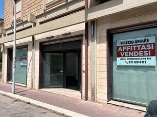 Locale Commerciale 450 mq