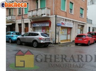 Locale Commerciale a..