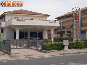 Locale Commerciale a..