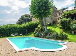 Moderna casa vacanze a Monte S. Maria Tiberina con piscina