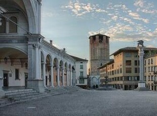 Negozio di ampie metrature in centro storico