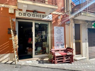 Negozio in affitto a Sant'Agata Li Battiati