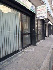 Negozio/Locale commerciale in Affitto in a Bari