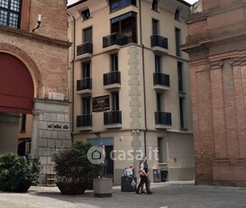 Negozio/Locale commerciale in Affitto in Piazza Giacomo Matteotti a Imola