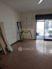 Negozio/Locale commerciale in Affitto in Via Cumana a Giugliano in Campania