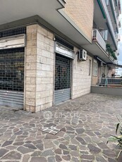 Negozio/Locale commerciale in Affitto in Via della Folgarella a Ciampino