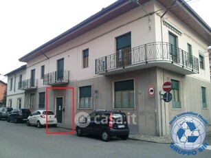 Negozio/Locale commerciale in Affitto in Via Ettore Fieramosca 11 a Monza