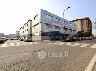 Negozio/Locale commerciale in Affitto in Via Gallarate 215 a Milano