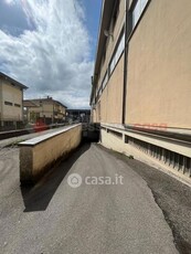 Negozio/Locale commerciale in Affitto in Via Piero Calamandrei a Arezzo