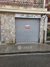Negozio/Locale commerciale in Affitto in Via Rezza a Lavagna