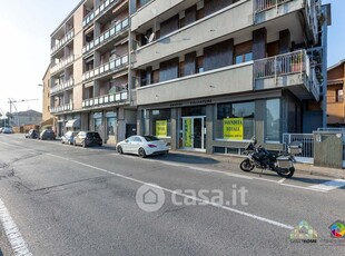 Negozio/Locale commerciale in Affitto in Via Trento e Trieste a Biassono