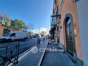 Negozio/Locale commerciale in Vendita in Via Roma a Grottaferrata