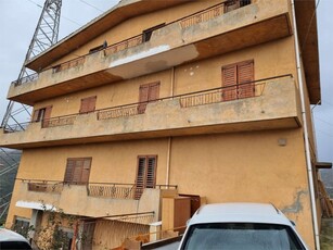 Palazzo in LOCALITA' VRUNCISE, Magisano, 28 locali, 610 m² in vendita