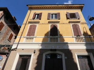 Palazzo - Stabile in Vendita a Castelvetro di Modena Via Celestino Cavedoni, 54, 41014 Levizzano Rangone, MO, Italia