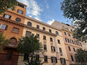 Prestigioso appartamento di 100 m² in vendita Via Francesco Caracciolo, Roma, Lazio