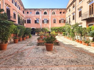 Quadrilocale in vendita a Palermo