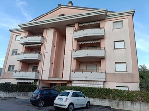 Quadrilocale in VIA P. MATTARELLA, Fabriano, 2 bagni, con box, 97 m²