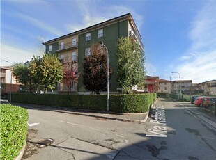 Quadrilocale in Via Raffaello Sanzio 15, Presezzo, 1 bagno, garage