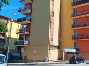 Quadrilocale in Via rotondi, Avellino, 1 bagno, 120 m², 1° piano