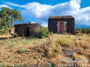 Ragalna- terreno agricolo