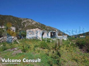 Rustico casale da ristrutturare, in vendita in Lami Castagna 17, Lipari