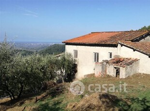 Rustico/Casale in Vendita in a Lucca