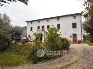 Rustico/Casale in Vendita in Via di Villa Fontana a Lucca