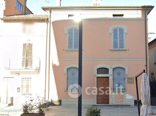 Stabile / Palazzo in Vendita in Piazza Fanti 11 a Castel Bolognese