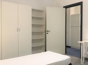 Stanza condivisa in appartamento a Navigli, Milano
