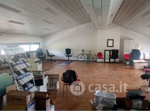 Ufficio in Affitto in a Montecatini-Terme