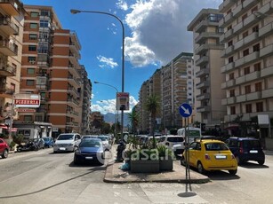 Ufficio in Affitto in Via Montepellegrino 151 a Palermo