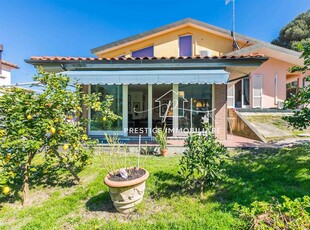 Vendita Villa bifamiliare, in zona CHIOMA, ROSIGNANO MARITTIMO
