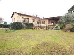 Vendita Villa singola in LUCCA