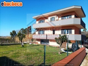 Villa a Giugliano in..