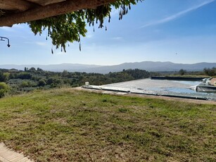 Villa a Reggello, 14 locali, 7 bagni, giardino privato, 500 m²