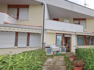 Villa a schiera a Rufina, 6 locali, 2 bagni, giardino privato, garage
