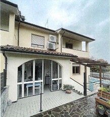 Villa a schiera in Località il Molino 45, Arezzo, 9 locali, 4 bagni