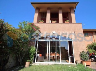 Villa a schiera in ottime condizioni in vendita a Bientina