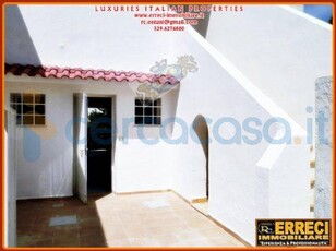 Villa a schiera in ottime condizioni, in vendita in Cala Di Rosa Marina 890, Ostuni