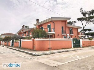 Villa arredata con terrazzo Anzio