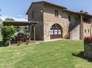 Villa Cetona affitto esclusivo villa Toscana casolare campagna piscina prato animalli piccola taglia