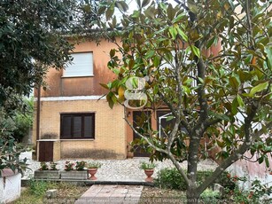 Villa in 29 Traversa, Snc, Terracina (LT)