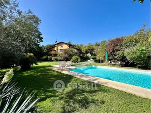 Villa in Affitto in a Forte dei Marmi