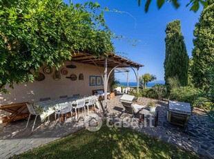 Villa in Affitto in a Monte Argentario