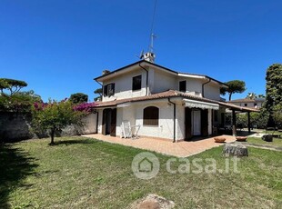 Villa in Affitto in Gli Oleandri 142 a a San Felice Circeo