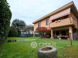 Villa in Affitto in Via Cattaneo 16 a Monza