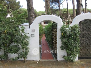 Villa in Affitto in Via Salto I 1216 a Fondi