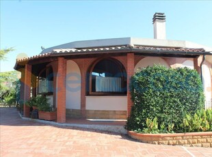 Villa in ottime condizioni in vendita a Chiusi