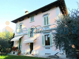 Villa in ottime condizioni in vendita a Pescia