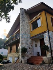 Villa in ottime condizioni in vendita a San Severino Marche